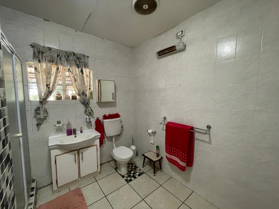 6 Bedroom Property for Sale in Bloemhof Rural North West